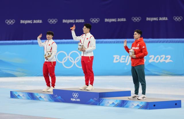 九游娱乐网页版赔率高-男子1000米“抓马”频出 任子威刘少昂如何看判罚？