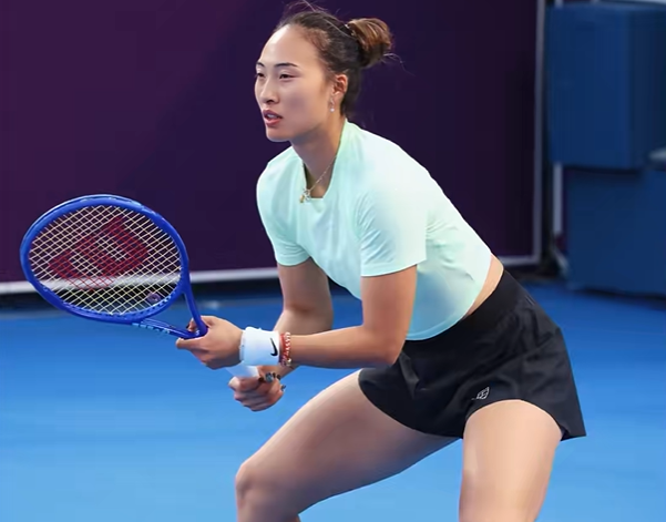 九游体育官网-郑钦文确认复出！首秀时间曝光，短短17天签下2份代言，年入超2亿